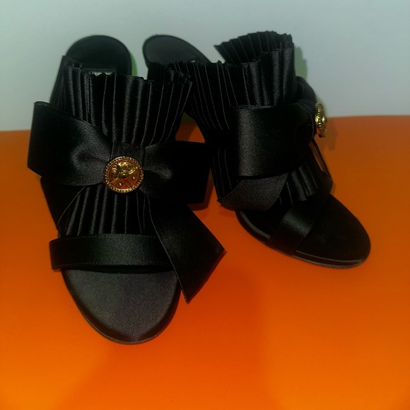 Black Fausto Puglisi heels - Picture 2 of 5